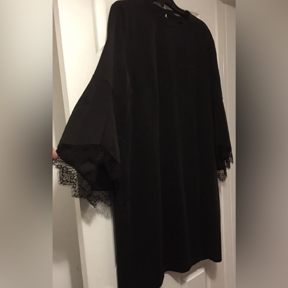 Fabulous Black Roomy NEW Dress Size 5X Lacey Cuff Sleeves Cute Plus!